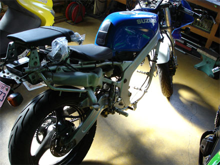 エンジンフルオーバーホールはRG125ガンマ フレームペイントも